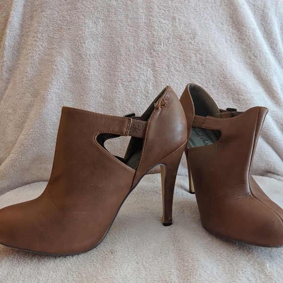 New Michael Antonio booties, size 8 - Picture 3 of 4